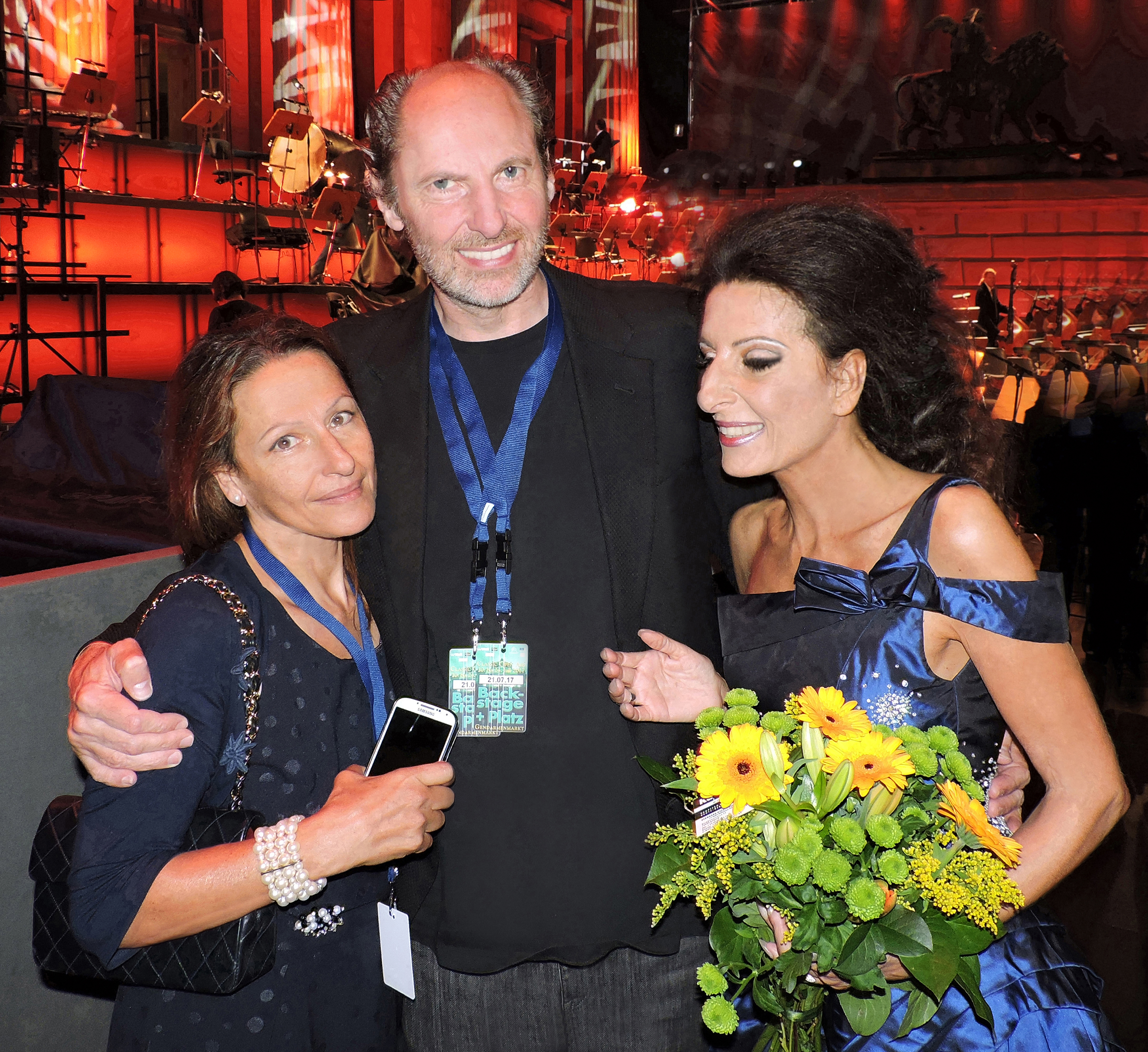 Lucia Aliberti with her beloved sister”Pinella” and her Manager Stefan Schmerbeck⚘Special Concert⚘Gendarmenmarkt⚘Classic Open Air⚘Berlin⚘Escada Fashion⚘On Stage⚘:http://www.luciaaliberti.it #luciaaliberti #pinellaaliberti #stefanschmerbeck #gendarmenmarkt #classicopenair #berlin #concert #onstage #escadafashion