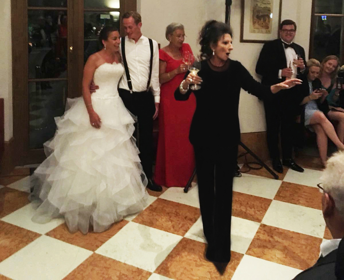 Lucia Aliberti with her great Friend Bernadette Herzog⚘Wedding⚘ Dusseldorf⚘Toast⚘Armani Fashion⚘:http://www.luciaaliberti.it #luciaaliberti #bernadetteherzog #wedding #dusseldorf #armanifashion #toast