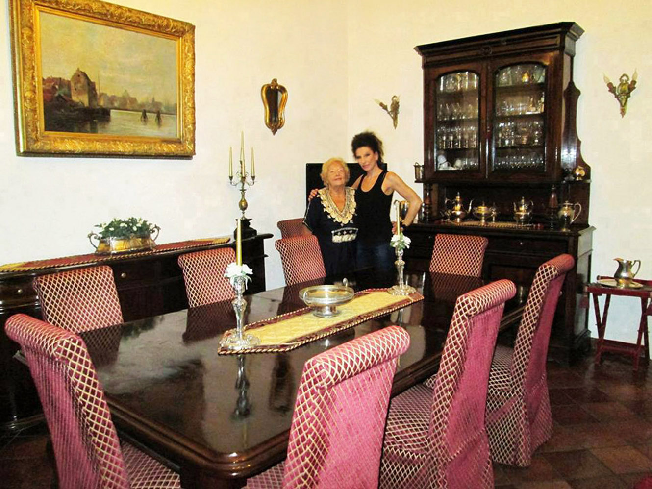 Lucia Aliberti with her mother "Teresa"⚘Family Home⚘Sicily⚘:http://www.luciaaliberti.it #luciaaliberti #familyhome #sicily #mother