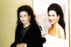 Photo taken by Fan-Lucia Aliberti-Covent Garden Royal Opera House-Opera-Lucia di Lammermoor-London-Autograph Session-Portrait Series:http://www.luciaaliberti.it #luciaaliberti #coventgardenroyaloperahouse #london #luciadilammermoor #opera #autographsession #portraitseries