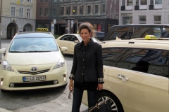 Aliphoto-Lucia Aliberti-German Tour-Waiting for the Taxi-Hotel Bayerischer Hof-Munich-Concerts-German Tour:http://www.luciaaliberti.it #luciaaliberti #hotelbayerischerhof #munich #concerts #germantour