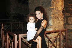 Aliphoto-Lucia Aliberti with her Granddaughter "Costanza"-how beautiful it is to do the aunt-Concert-Greek Theatre-Taormina:http://www.luciaaliberti.it #luciaaliberti #antonelloaliberti #costanzaaliberti #aunt #greektheatre #taormina #granddaughter