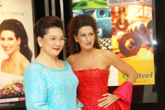 Lucia Aliberti with the friend and collaborator of Queen Sirikit of Thailand-After the Concert in honor of the Queen Sirikit-Bangkok-Autograph Session-Photo taken from the Video-Escada Fashion:http://www.luciaaliberti.it #luciaaliberti #queensirikit #concert #bangkok #autographsession #escadafashion