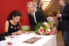 Photo Christian Rudnik-Lucia Aliberti-Charity Gala Concert-Marianne Strauss Stifftung-August Everding Saal-Munich-Autograph Session-Lucia thanks the Fans-Krizia Fashion:http://www.luciaaliberti.it #luciaaliberti #mariannestraussstifftung #augusteverdingsaal #munich #charityconcert #autographsession #fans #kriziafashion