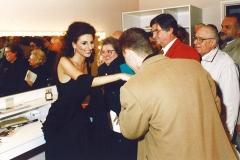 Photo Henri Gilabert-Lucia Aliberti-Theatre Champs-Elisee-Paris-Concert-Dressing Room-Autograph Session-Fans-La Perla Fashion:http://www.luciaaliberti.it #luciaaliberti #concert #theatrechampselisee #paris #concert #dressingroom #autographsession #laperlafashion #fans