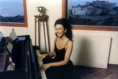 Photo Herlinde Koelbl-Lucia Aliberti-Loves to Play the Piano-Steinway-Villa Bellini-Savoca-Sicily-Photo Shooting:http://www.luciaaliberti.it #luciaaliberti #piano #steinway #villabellini #savoca #sicily #relaxing 