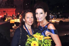 Photo Marco Mannozzi-Lucia Aliberti with her Beloved Sister "Pinella"-Special Concert-Gendarmenmarkt-Classic Open Air-Berlin-Escada Fashion-On Stage:http://www.luciaaliberti.it #luciaaliberti #gendarmenmarkt #classicopenair #berlin #concert #onstage #escadafashion