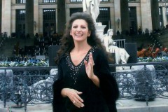 Photo Markus Wittenzellner-Lucia Aliberti-Gendarmenmarkt-Berlin-Rehearsals-Concert-Portrait Series-La Perla Fashion:http://www.luciaaliberti.it #luciaaliberti #gendarmenmarkt #berlin #concert #rehearsals #portraitseries #laperlafashion 