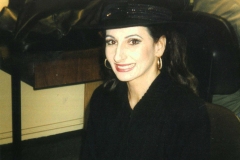 Photo Volker Rabe-Lucia Aliberti with her beloved hat-Deutsche Oper-Berlin-Autograph Session-Fans:http://www.luciaaliberti.it #luciaaliberti #deutscheoperberlin #berlin #autographsession #hat #fans  