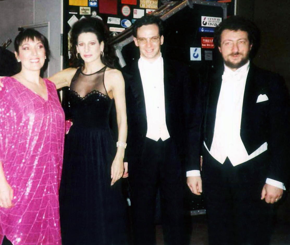 Aliphoto-Lucia Aliberti with the mezzosoprano Raquel Pierotti,the conductor Fabio Luisi,the baritone Alessandro Corbelli-Concert-Japan Tour-Back Stage-Tokyo-TV Portrait :http://www.luciaaliberti.it #luciaaliberti #raquelpierotti #fabioluisi #alessandrocorbelli #japantour #tokyo #backstage