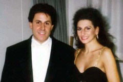 Aliphoto-Lucia Aliberti with the American conductor Rico Saccani-Bayerische Staatsoper-Munich-Opera-Lucia di Lammermoor-Dressing Room -La Perla Fashion:http://www.luciaaliberti.it #luciaaliberti #ricosaccani #bayerischestaatsoper #munich #luciadilammermoor #opera #dressingroom #laperlafashion 