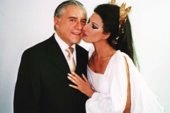 Aliphoto-Lucia Aliberti with the Peruvian tenor and Theater Director Ernesto Palacio-Gran Teatro National-Festival International Alejandro Granda-Lima-Opera-Norma-Dressing Room-Makeup Session:http://www.luciaaliberti.it #luciaaliberti #ernestopalacio #granteatronational #festivalalejandrogranda #lima #norma #opera #dressingroom #makeupsession