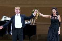 Photo Bing Dai-Lucia Aliberti with the Canadian tenor James Ciantar-Carnegie Hall-New York-Gala Concert-On Stage:http://www.luciaaliberti.it #luciaaliberti #jamesciantar #carnegiehall #newyork #concert #onstage #tvportrait #video #kriziafashion