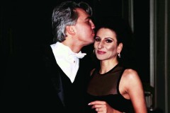 Aliphoto-Lucia Aliberti with the Russian baritone Dmitri Hvorostovsky-Gala Concert-Theater Basel-Basel-Dressing Room-TV Portrait:http://www.luciaaliberti.it #luciaaliberti #dmitrihvorostovsky #theaterbasel #basel #dressingroom #laperlafashion