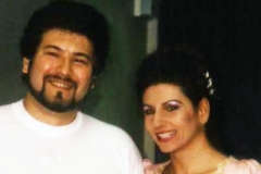 Aliphoto-Lucia Aliberti with the bass Carlo Colombara-La Sonnambula-Tokyo-Bunka Kaikan-Dressing Room-Makeup Session:http://www.luciaaliberti.it #luciaaliberti #carlocolombara #lasonnambula #tokyobunkakaikan #tokyo #opera #lasonnambula #dressingroom #makeupsession #tvportrait #video