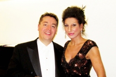 Aliphoto-Lucia Aliberti with the German conductor Enrico Delamboye-Kölner Philharmonie-Koln-Concert-Dressing Room:http://www.luciaaliberti.it #luciaaliberti #enricodelamboye #kolnerphilharmonie #koln #dressingroom #escadafashion