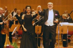 Aliphoto-Lucia Aliberti with the conductor Frantisek Drs-Concert-Prag-On Stage-Marta Marzotto Fashion:http://www.luciaaliberti.it #luciaaliberti #frantisekdrs #prag #concert #onstage #martamarzottofashion