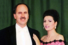 Aliphoto-Lucia Aliberti with the conductor Jesus Lopes-Cobos-Deutsche Oper Berlin-Berlin-Opera-La Sonnambula-Dressing Room :http://www.luciaaliberti.it #luciaaliberti #jesuslopescobos #deutscheoperberlin #berlin #lasonnambula #opera #dressingroom