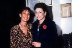 Aliphoto-Lucia Aliberti with the soprano and President of the Ravenna Festival Maria Cristina Mazzavillani Muti-Opera-I Capuleti e I Montecchi-Teatro alla Scala on Tour-Tokyo-Party:http://www.luciaaliberti.it #luciaaliberti #riccardomuti #mariacristinamazzavillanimuti #teatroallascalaontour #tokyo #japantour #icapuletieimontecchi #opera #party