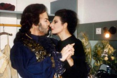 Aliphoto-Lucia Aliberti with the tenor Rockwell Blake-Opera-Il Pirata-Saint- Etienne Opera House-Dressing Room-Saint- Etienne -Makeup Session:http://www.luciaaliberti.it #luciaaliberti #rockwellblake #saintetienneoperahouse #saintetienne #ilpirata #opera #dressingroom #makeupsession