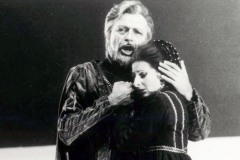 Kranichphoto-Lucia Aliberti with the baritone Renato Bruson-Simone Boccanegra-Opera-Deutsche Oper-Berlin-On Stage:http://www.luciaaliberti.it #luciaaliberti #renatobruson #deutscheoperberlin#berlin #simonboccanegra #opera #onstage #tvnews #tvportrait