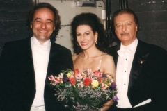 Kranichphoto-Lucia Aliberti with the conductor Marcello Viotti and the tenor Alfredo Kraus-Concert-Deutsche Oper Berlin-Back Stage:http://www.luciaaliberti.it #luciaaliberti #marcelloviotti #alfredokraus #deutscheoper #berlin #concert #backstage 