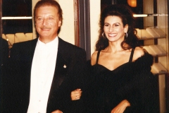 Kranichphoto-Lucia Aliberti with the legendary Spanish tenor Alfredo Kraus-Deutsche Oper Berlin-Concert-Autograph Session:http://www.luciaaliberti.it #luciaaliberti #alfredokraus #deutscheoperberlin #berlin #concert #onstage #autographsession