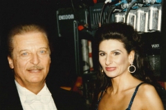 Kranichphoto-Lucia Aliberti with the legendary Spanish tenor Alfredo Kraus-Deutsche Oper Berlin-Concert-Back  Stage:http://www.luciaaliberti.it #luciaaliberti #alfredokraus #deutscheoperberlin #berlin #concert #onstage #video