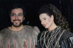 Kranichphoto-Lucia-Aliberti-with-the-tenor-Octavio-Arevalo-Beatrice-di-Tenda-Deutsche-Oper-Berlin-Back-Stage