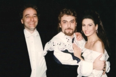 Kranichphoto-Lucia Aliberti with the tenor Roberto Alagna and the conductor Marcello Viotti-Deutsche Oper Berlin-Opera-Lucia di Lammermoor-Back Stage:http://www.luciaaliberti.it #luciaaliberti #robertoalagna #marcelloviotti #deutscheoperberlin #berlin #luciadilammermoor #opera #backstage #video #tvnews #tvportrait