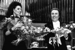 Lucia Aliberti with the conductor Anton Guadagno⚘Vatroslav Lisinski Concert Hall⚘On Stage⚘TV Recording⚘Photo taken from the TV⚘:http://www.luciaaliberti.it #luciaaliberti #antonguadagno #vateoslavlisinskiconcerthall #zagreb #concert #onstage #tvrecording #laperlafashion