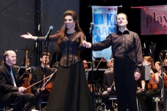 Lucia Aliberti with the Estonian conductor Hendrik Vestmann⚘Concert⚘Duisburg⚘German Tour⚘Photo taken from the TV News⚘Video⚘:http-//www.luciaaliberti.it #luciaaliberti #hendrikvestmann #duisburg #concert #germantour #tvnews #video #laperlafashion