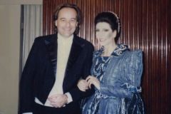 Lucia Aliberti with the Swiss conductor Marcello Viotti⚘Teatro alla Scala⚘Milan⚘Opera⚘Beatrice di Tenda⚘Dressing Room⚘Makeup Session⚘:http://www.luciaaliberti.it #luciaaliberti #marcelloviotti #teatroallascala #milan #beatriceditenda #opera #dressingroom #makeupsession