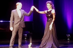 Lucia Aliberti with the German conductor and pianist Peter Leipold⚘Concert⚘Lessing-Theater⚘Wolfenbüttel⚘On Stage⚘Photo taken from the TV News⚘:http://www.luciaaliberti.it #luciaaliberti #peterleipold #lessingtheater #concert #wolfenbuttel #tvnews #onstage #laperlafashion