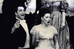 Lucia Aliberti with the Spanish tenor Placido Domingo⚘Opera⚘La Traviata⚘Staatsoper Hamburg⚘Hamburg⚘On Stage⚘Photo taken from the Newspapers⚘TV Portrait⚘:http://www.luciaaliberti.it #luciaaliberti #placidodomingo #staatsoperhamburg #hamburg #opera #latraviata #onstage #tvnews #tvportrait
