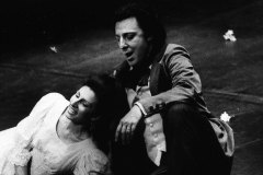 Lucia Aliberti with the Argentine tenor Raul Gimenez⚘Lausanne Opera⚘Lausanne⚘Opera⚘”La Sonnambula”⚘On Stage⚘Photo taken from the TV News⚘:http://www.luciaaliberti.it #luciaaliberti #raulgimenez #lausanneopera #lausanne #lasonnambula #opera #onstage #tvnews #tvportrait