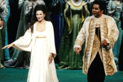 Photo Han Jin-Lucia Aliberti with the baritone Senghyoun Ko-Seoul Opera House-Seoul-Opera-Lucia di Lammermoor-On Stage:http://www.luciaaliberti.it #luciaaliberti #senghyounko #seouloperahouse #luciadilammermoor #opera #onstage