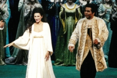 Photo Han Jin-Lucia Aliberti with the baritone Senghyoun Ko-Seoul Opera House-Seoul-Opera-Lucia di Lammermoor-On Stage:http://www.luciaaliberti.it #luciaaliberti #senghyounko #seouloperahouse #luciadilammermoor #opera #onstage