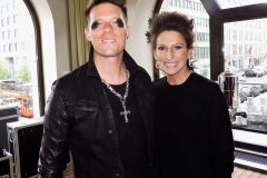 Photo Marco Mannozzi-Lucia Aliberti with The Dark Tenor-Hotel Hilton Berlin-Berlin-Concert-Gendarmenmarkt-Press Conference:http://www.luciaaliberti.it #luciaaliberti #thedarktenor #gendarmenmarkt #berlin #hotelhilton #pressconference #tvnews #tvportrait