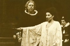Photo Press Office Metropolitan Opea House-Lucia Aliberti with the bass Gwynne Howell-Lucia di Lammermoor-Metropolitan Opera House-New York:http://www.luciaaliberti.it #luciaaliberti #gwynnehowell #metropolitanoperahouse #newyork #luciadilammermoor #opera #onstage