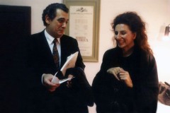 Photo Primo Gnani-Lucia Aliberti with the tenor Placido Domingo-Opera-Roberto Devereux-Teatro Comunale-Bologna-Dressing Room:http://www.luciaaliberti.it #luciaaliberti #placidodomingo #teatrocomunale #bologna #opera #robertodevereux #dressingroom #video 