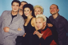 Photo taken from the Magazine-Lucia Aliberti with the pop singers Die Prinzen-Carreras Gala-TV Show-Leipzig-Guests Stars-TV Portrait:http://www.luciaaliberti.it #luciaaliberti #dieprinzen #carrerasgala #leipzig #tvshow #guestsstars #tvportrait #laperlafashion