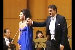 Photo taken from the TV-Lucia Aliberti with the Spanish tenor Placido Domingo-Special Gala Concert-Fukuoka-Japan Tour-On Stage-Live Tv Recording:http://www.luciaaliberti.it #luciaaliberti #placidodomingo #fukuoka #japantour #concert #onstage #livetvrecording