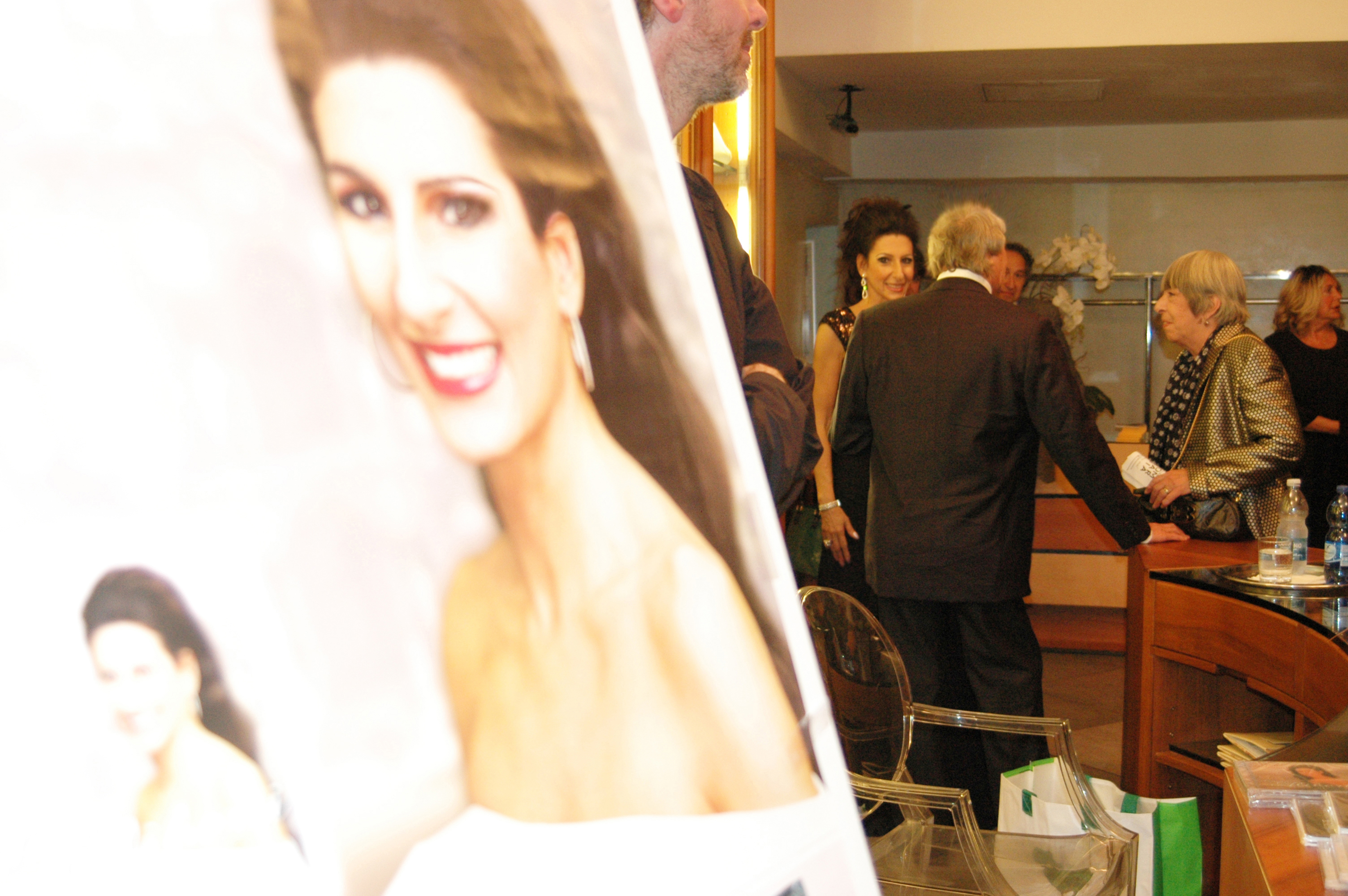 Lucia Aliberti⚘Auditorium⚘Milan⚘Concert⚘Autograph Session⚘Fans⚘Escada Fashion⚘:http://www.luciaaliberti.it #luciaaliberti #auditorium #milan #autographsession #fans #escadafashion
