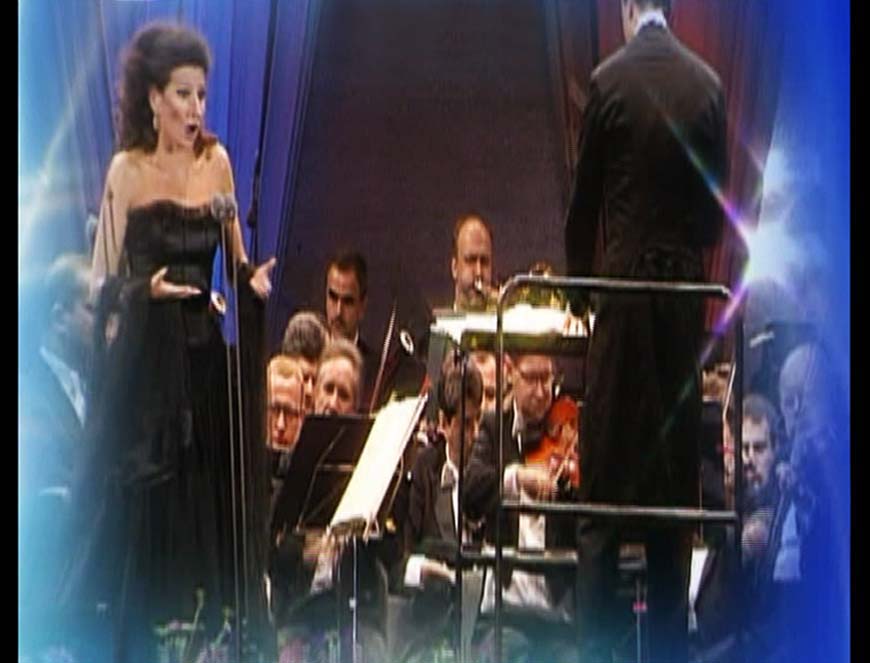 Lucia Aliberti with the conductor Oleg Caetani⚘Dresden's Summer Open Air Concert⚘Dresden⚘Mdr TV Recording⚘On Stage⚘Portrait Series⚘Photo taken from the TV⚘Escada Fashion⚘:http://www.luciaaliberti.it #luciaaliberti #olegcaetani #concert #dresden #openair #dresdenssummer #mdrtelevisionrecording #onstage #portraitseries #escadafashion