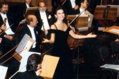 Kranichphoto-Lucia Aliberti-Deutsche Oper Berlin-Berlin-Concert-On Stage-La Perla Fashion:http://www.luciaaliberti.it #luciaaliberti #deutscheoperberlin #berlin #opera #lasonnambula #concert #onstage 