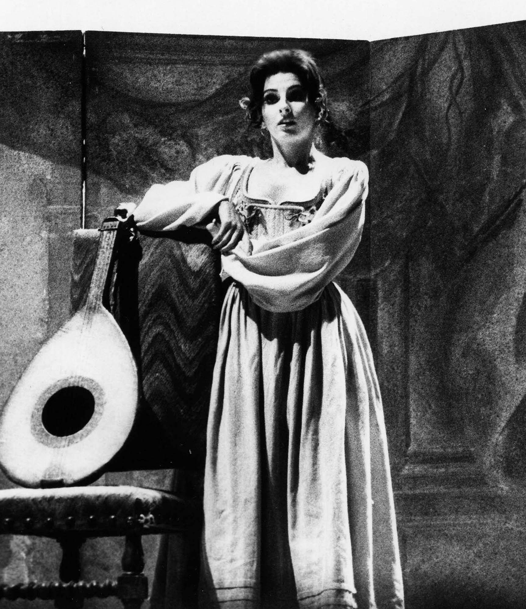 Lucia Aliberti⚘Teatro alla Scala⚘Milan⚘Opera⚘"Falstaff"⚘Milan⚘On Stage⚘:http://www.luciaaliberti.it #luciaaliberti #teatroallascala #milan #falstaff #opera #giorgiostrehler #lorinmaazel #onstage