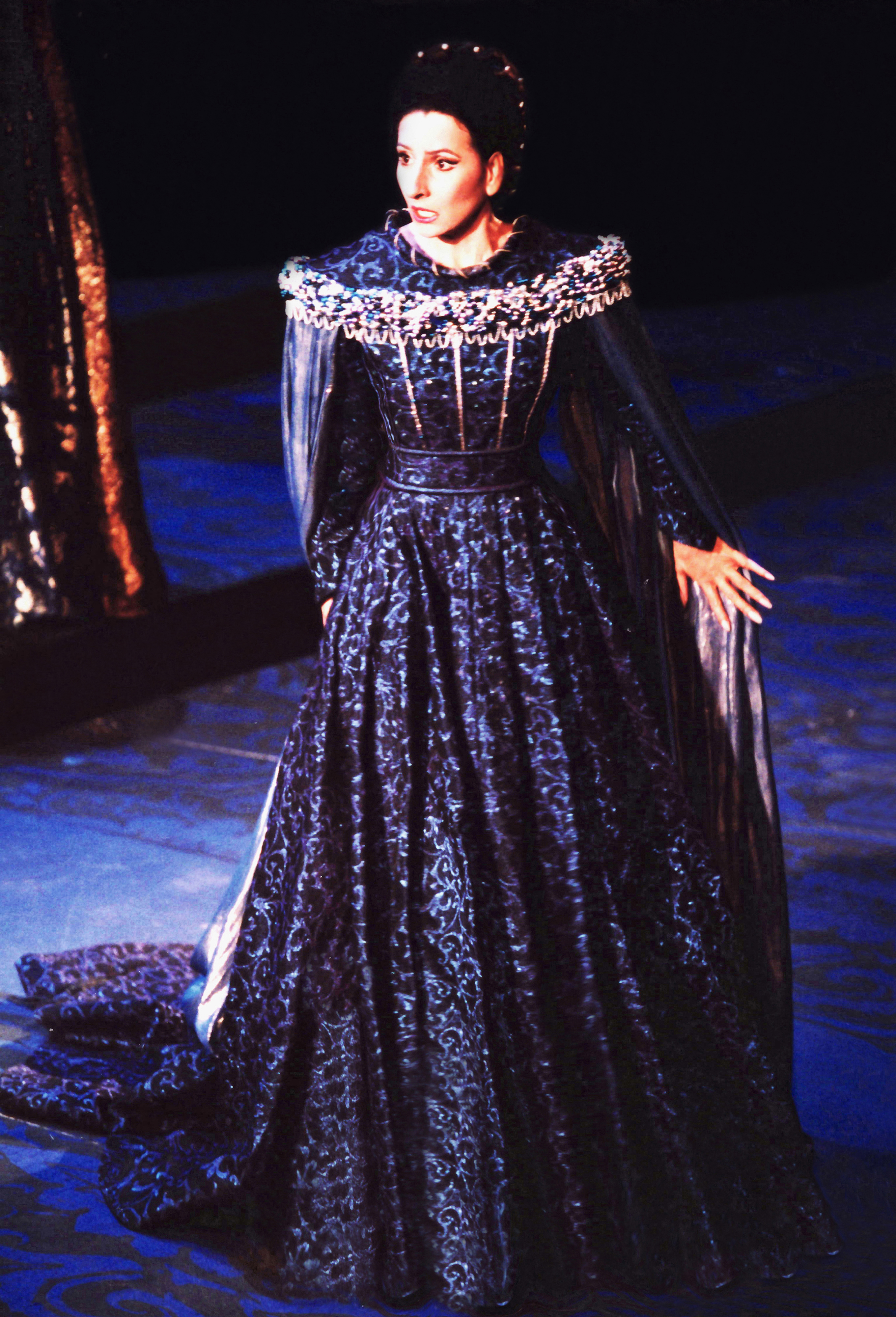 Lucia Aliberti⚘Teatro alla Scala⚘Milan⚘Opera⚘"Beatrice di Tenda"⚘On Stage⚘:http://www.luciaaliberti.it #luciaaliberti #teatroallascala #milan #beatriceditenda #opera #onstage