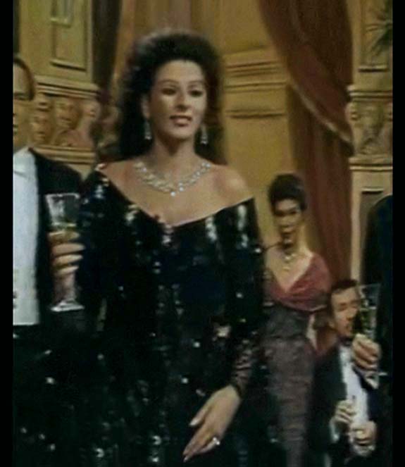 Lucia Aliberti⚘TV Show⚘Justus Frantz entertainer⚘Live TV Recording⚘On Stage⚘Photo taken from the TV Show⚘La Traviata⚘Opera⚘:http://www.luciaaliberti.it #luciaaliberti #justusfrantz #tvshow #livetvrecording #onstage #latraviata #opera