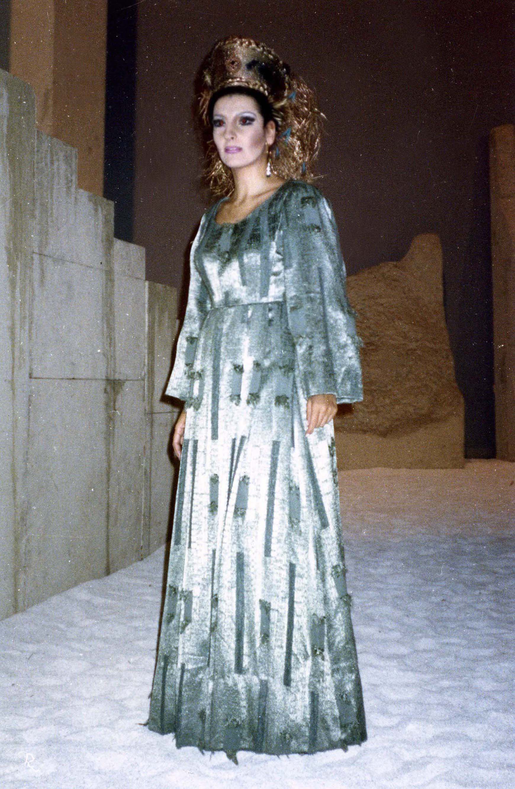 Lucia Aliberti⚘Théatre du Capitole⚘Toulouse⚘Opera⚘"Semiramide"⚘On Stage⚘:http://www.luciaaliberti.it #luciaaliberti #theatreducapitole #toulouse #semiramide #opera #onstage